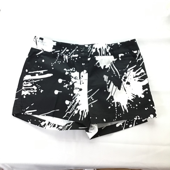 Loudmouth Pants - Loud Mouth Women’s Golf Shorts. Size 8